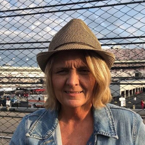 Meet your Posher, Becky - Picture 1 of 1